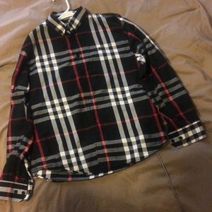 Burberry shirt❤️🖤🤍